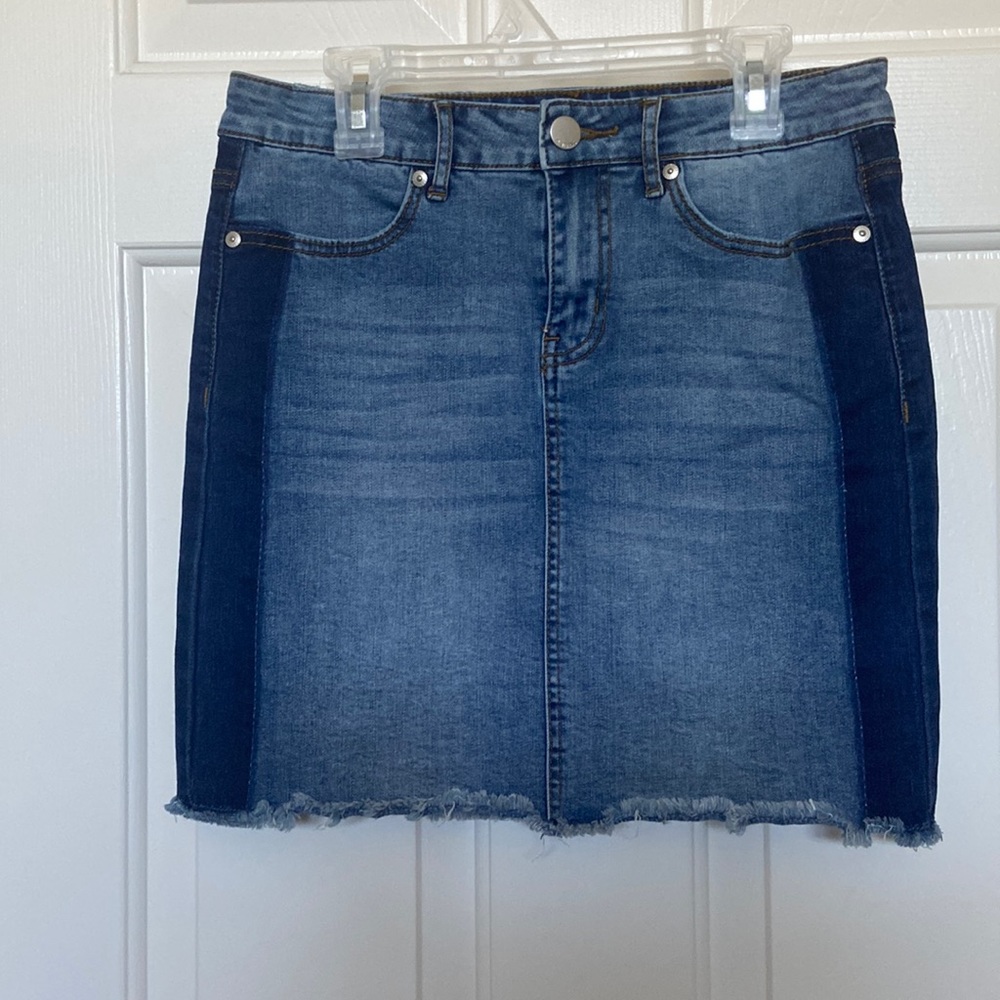 DEX size 25 mini skirt